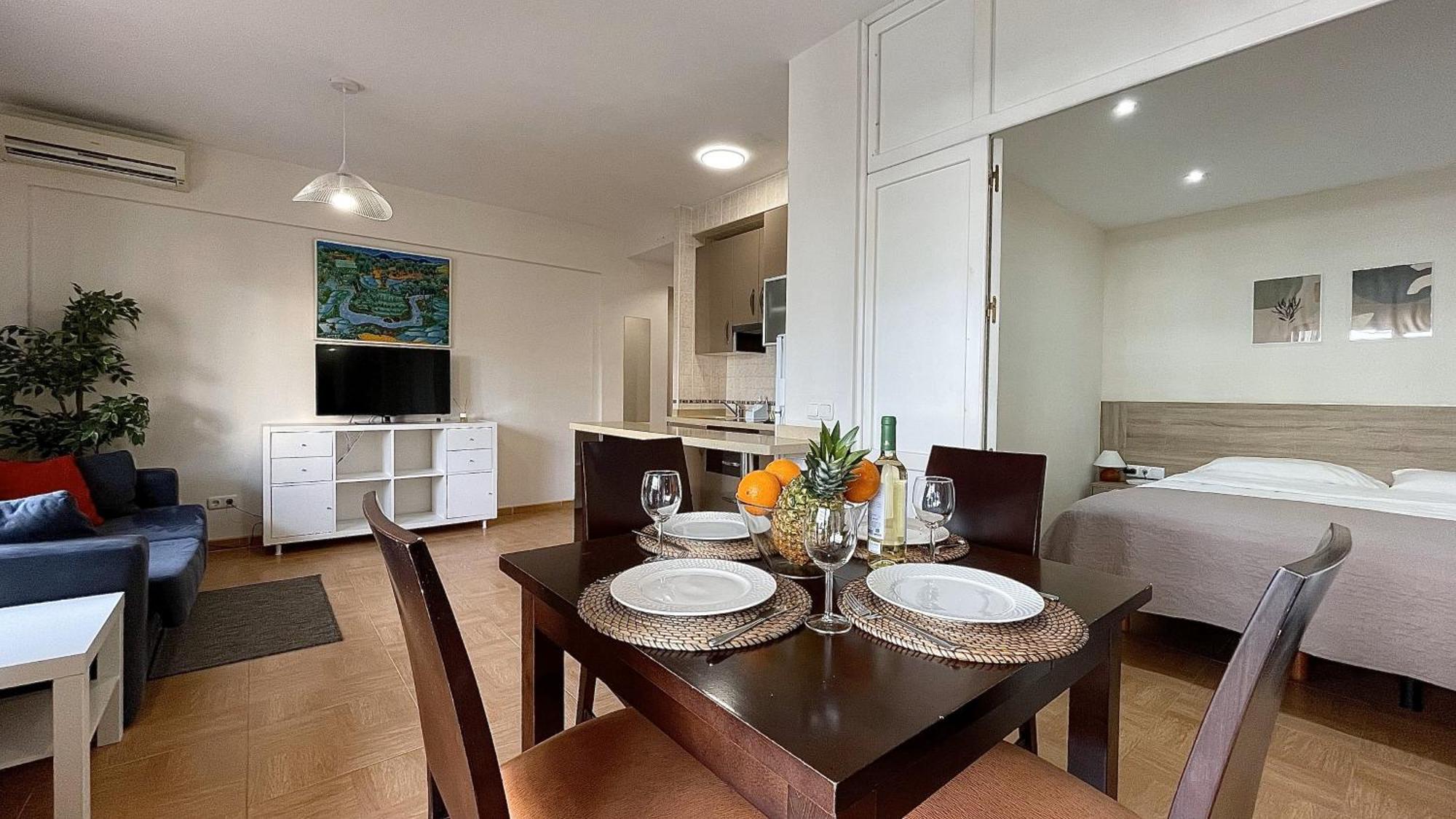 Beachfront 1Br Apartment In Center Of Marbella! Εξωτερικό φωτογραφία